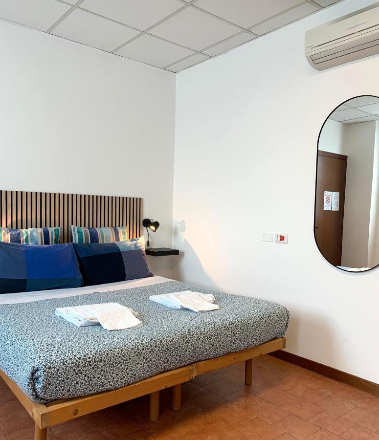 Cascina Bellaria Hostal *