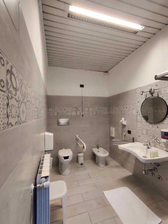 Cascina Bellaria Hostal *